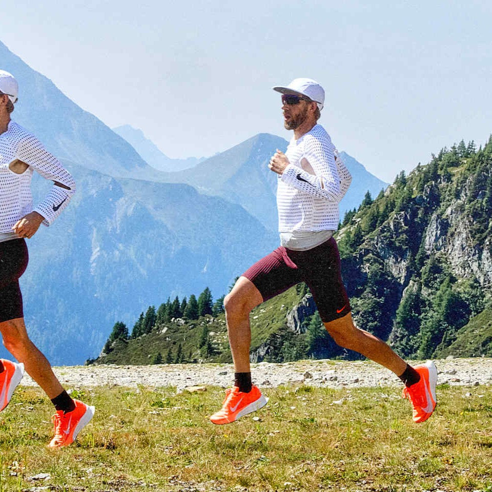 Nike ACG Ultrafly | Hyper Crimson / White / Total Orange | Unisex