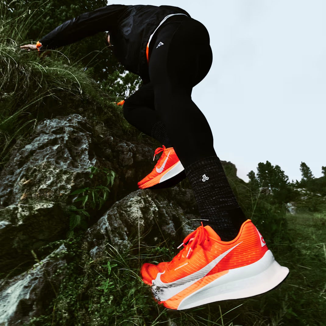 Nike ACG Ultrafly | Hyper Crimson / White / Total Orange | Unisex