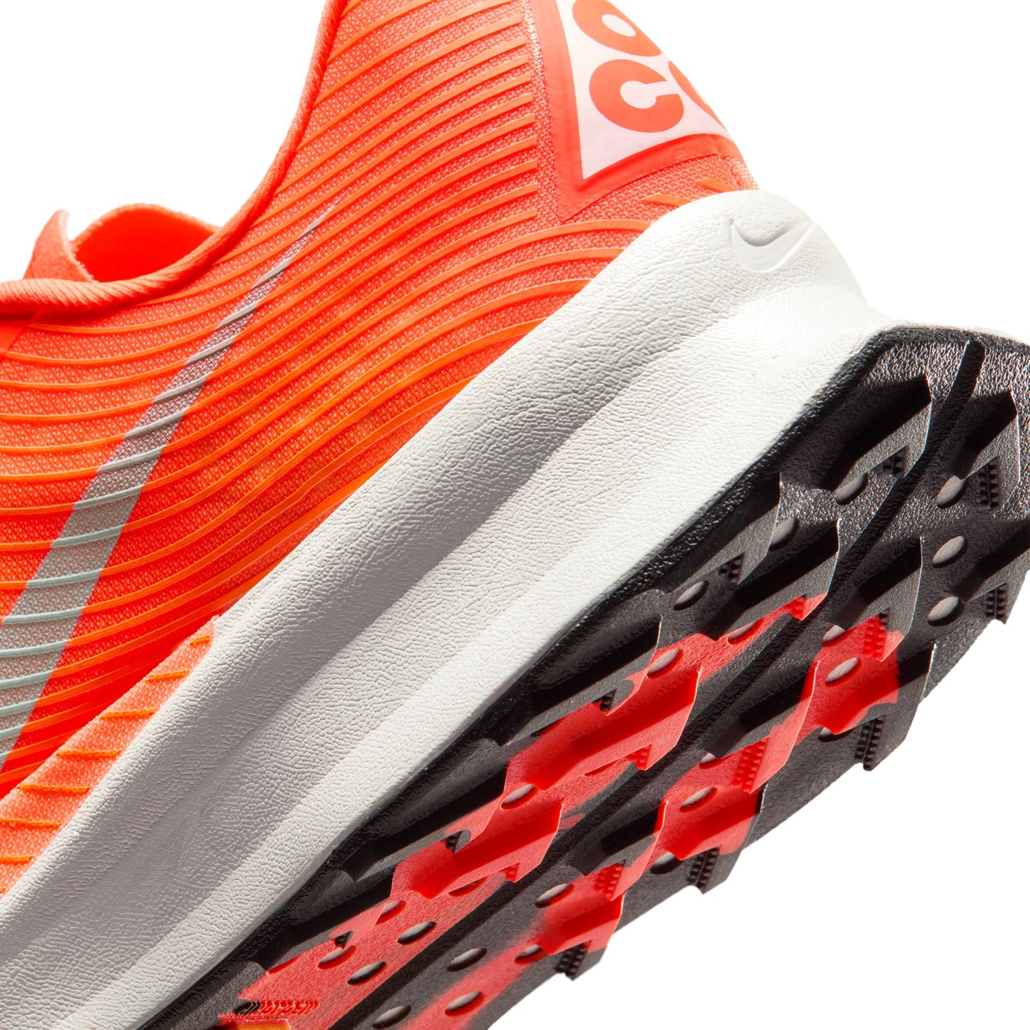 Nike ACG Ultrafly | Hyper Crimson / White / Total Orange | Unisex