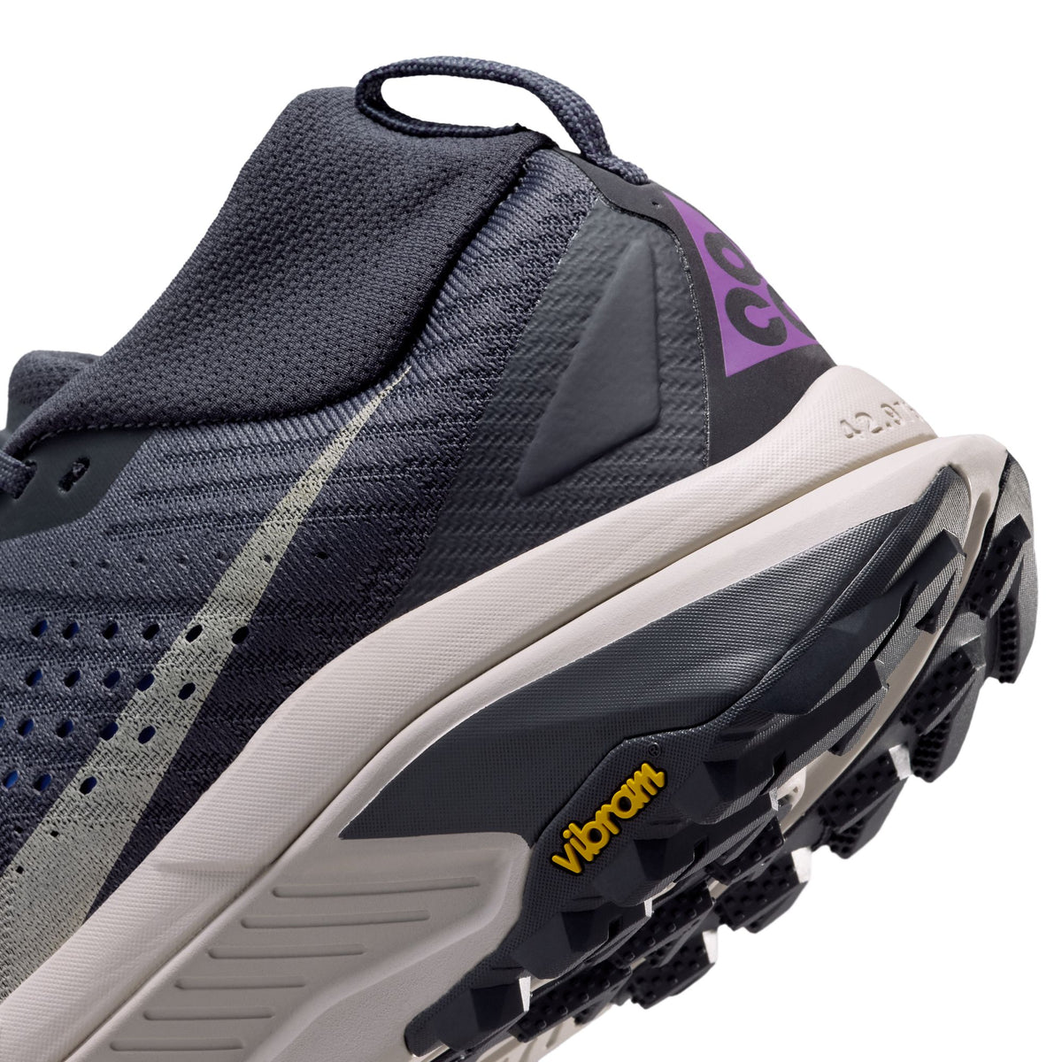 Nike ACG Zegama Trail | Gridiron / Purple Dynasty / Racer Blue / Cream II | Mens