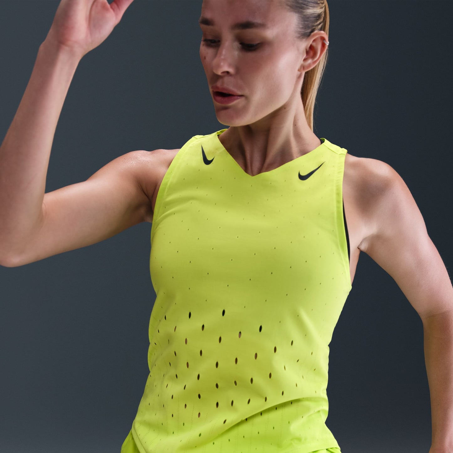 Nike AeroSwift Singlet | Cyber / Black | Womens