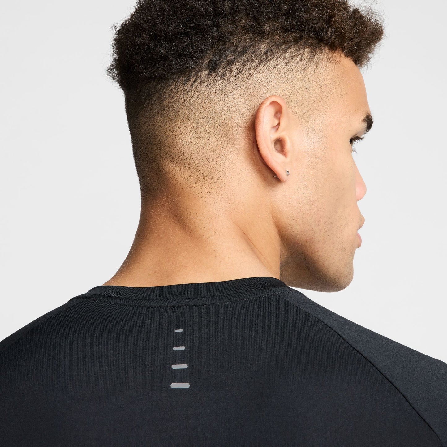 Nike Stride Tee | Black / Reflective Silver | Mens