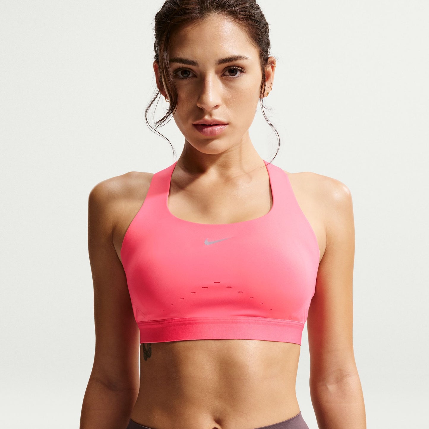 Nike Swift High Support Bra | Sea Coral / Reflective Silver | Womens