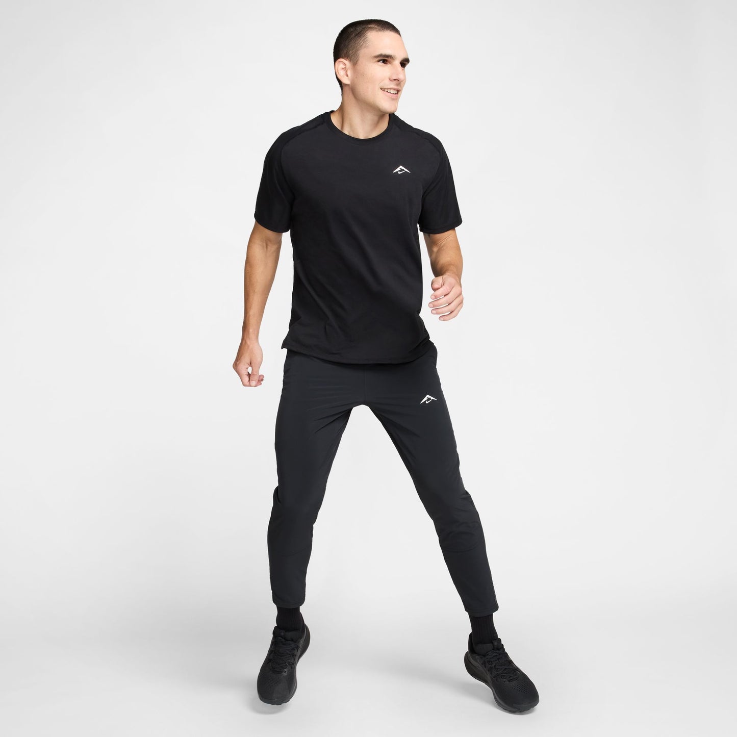 Nike Trail Solar Chase Tee | Black / Summit White | Mens