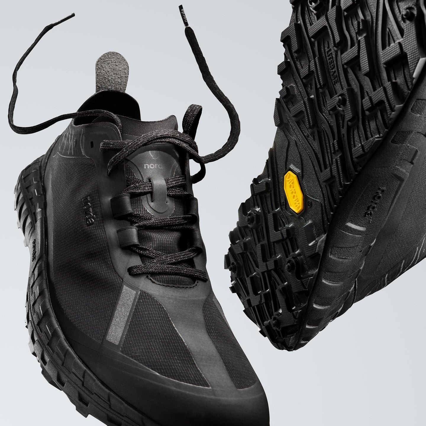 norda 001A | Stealth Black | Mens