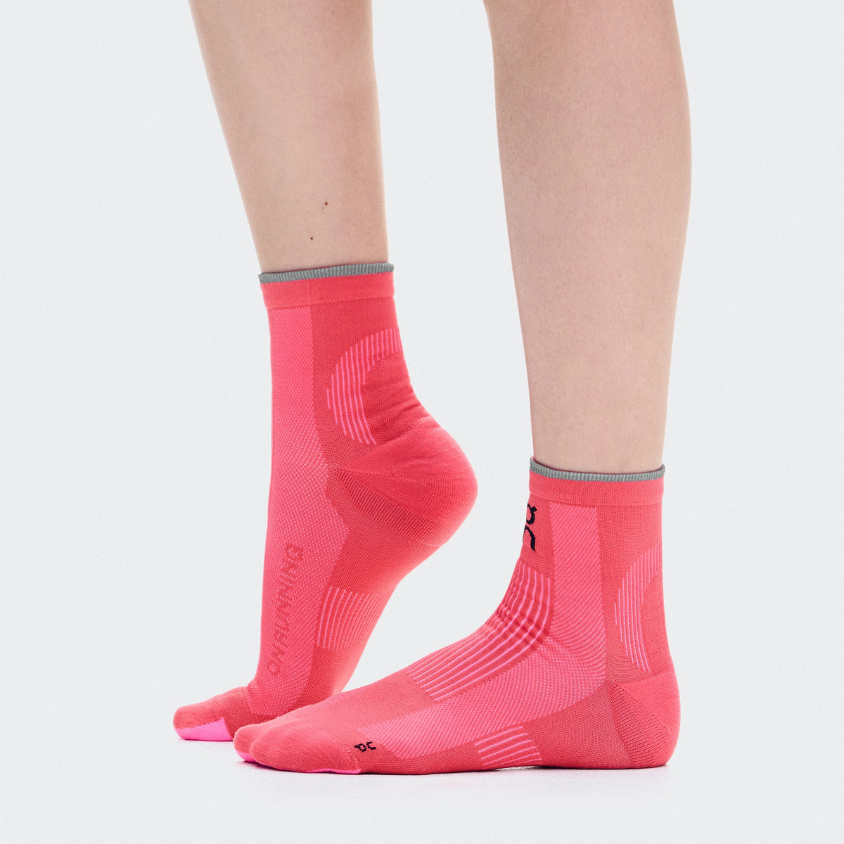 On Elite Run Sock Mid | Camellia / Azalea