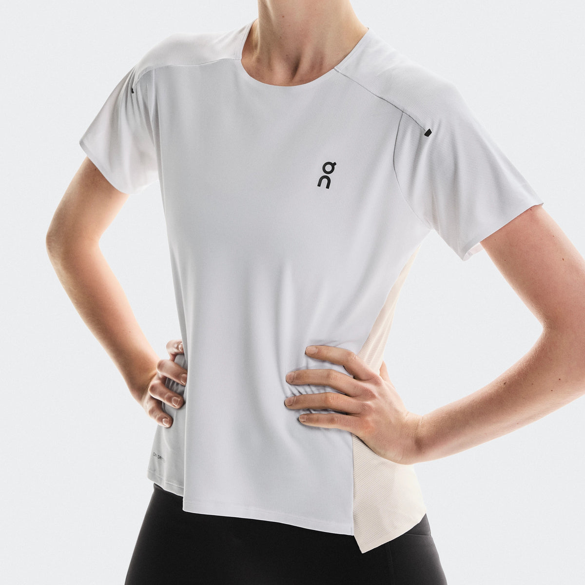 On Performance-T | White / Silver | Womens