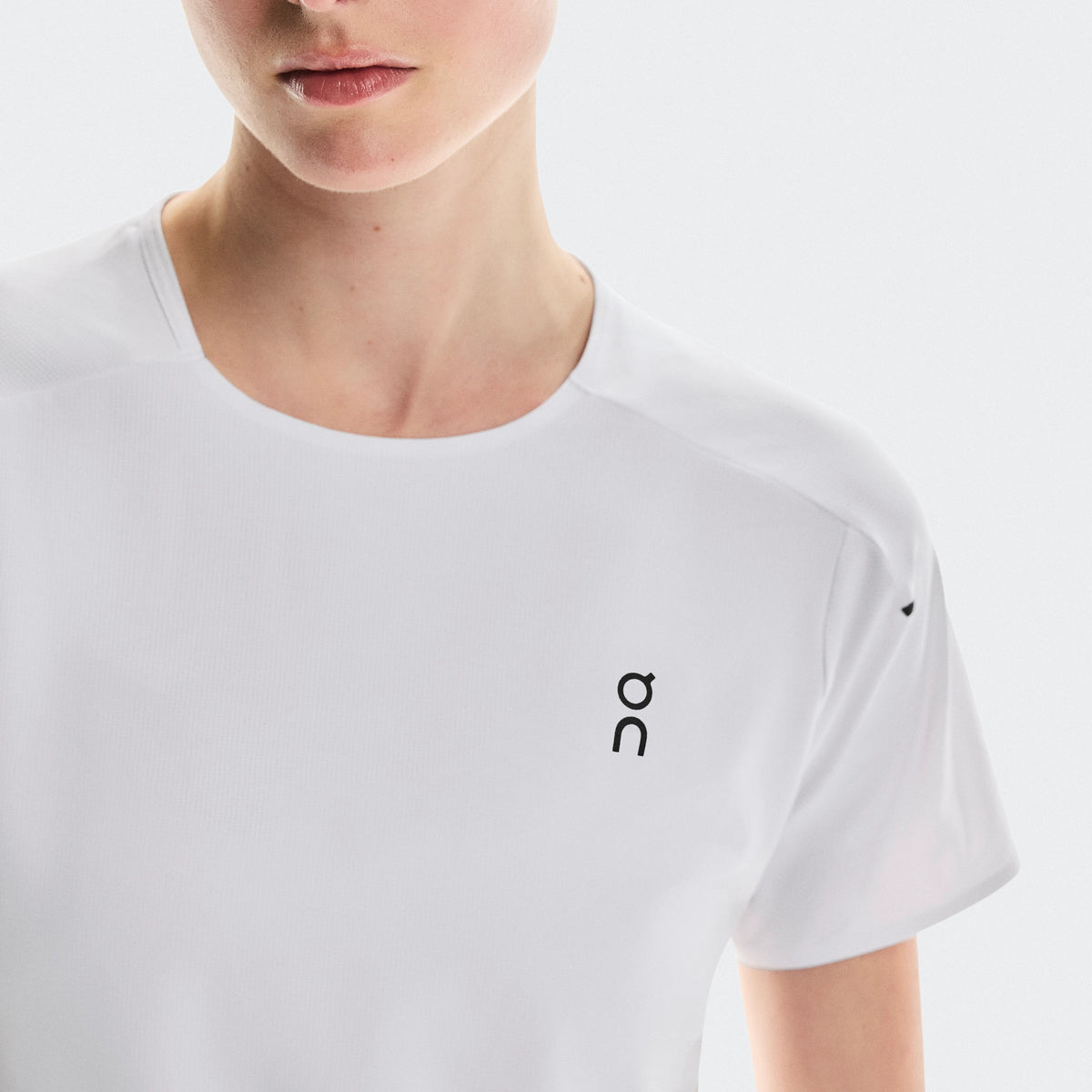 On Performance-T | White / Silver | Womens