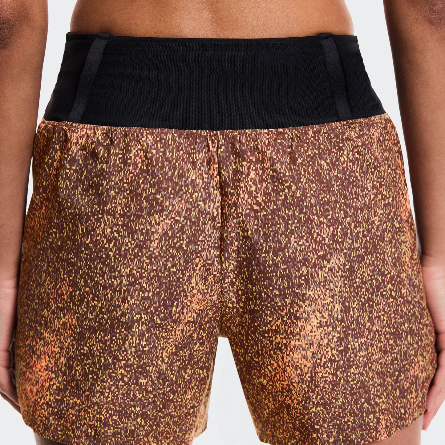 On Trail Shorts | Black / Gobi | Womens