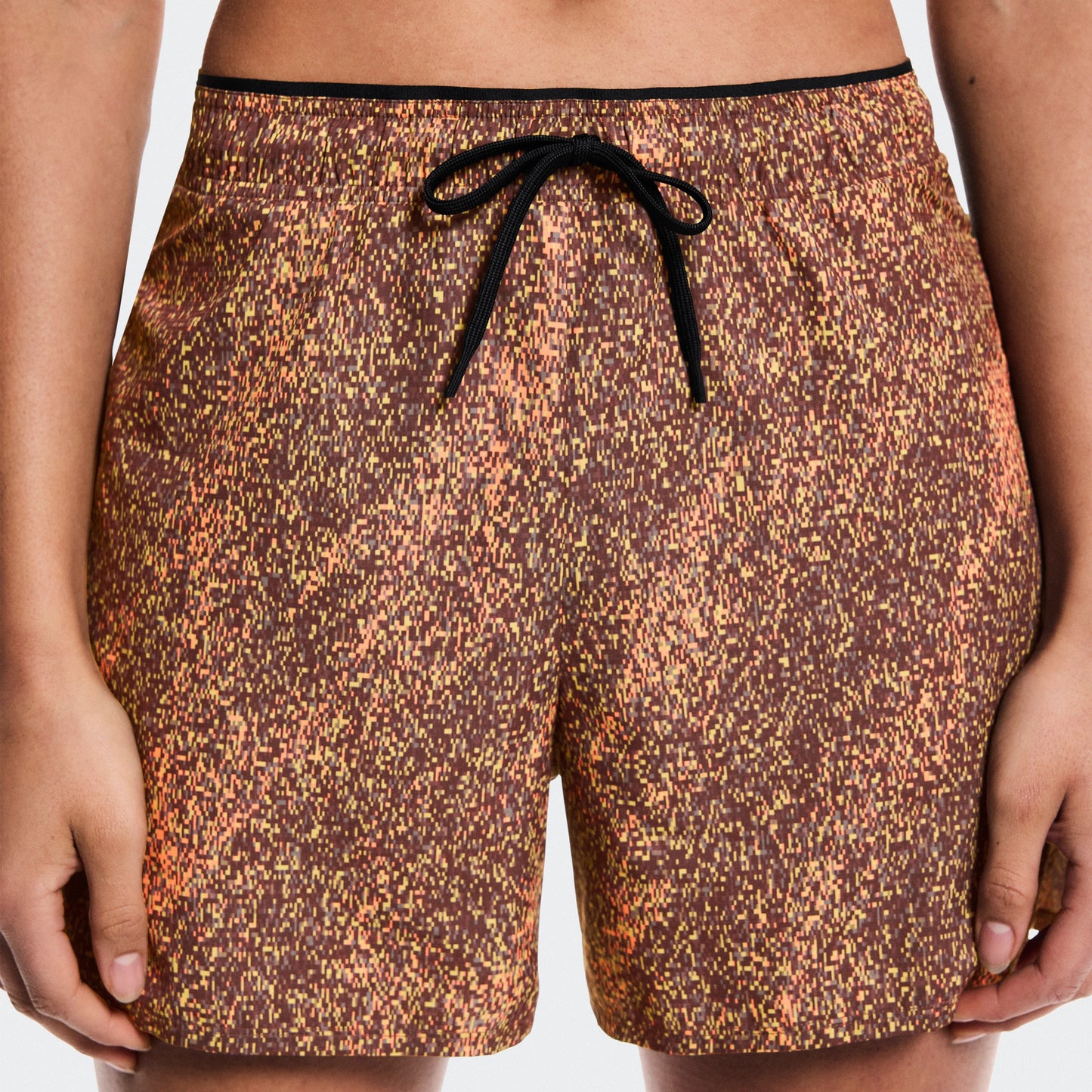 On Trail Shorts | Black / Gobi | Womens