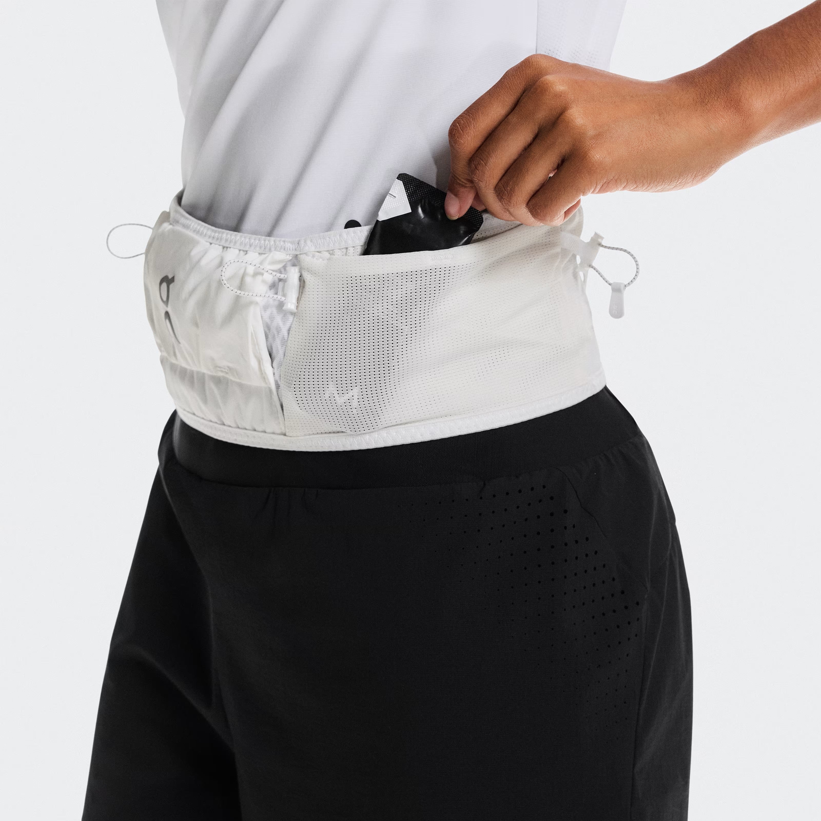 On Ultra Belt 2L | Running Hydration Belts and Packs | The Trail Co.