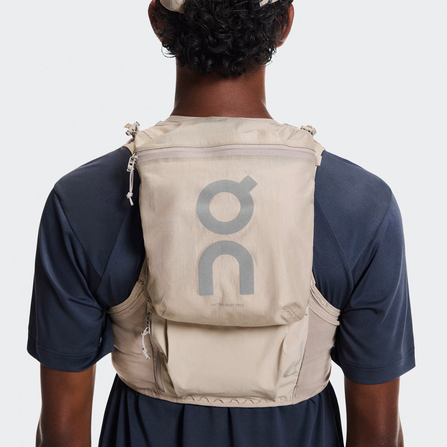 On Ultra Vest Pro | Fog