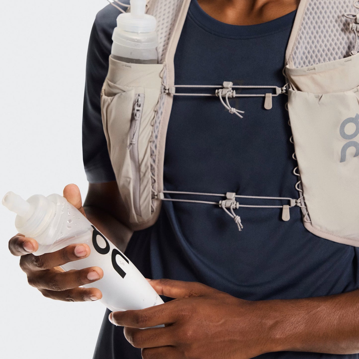 On Ultra Vest Pro | Fog