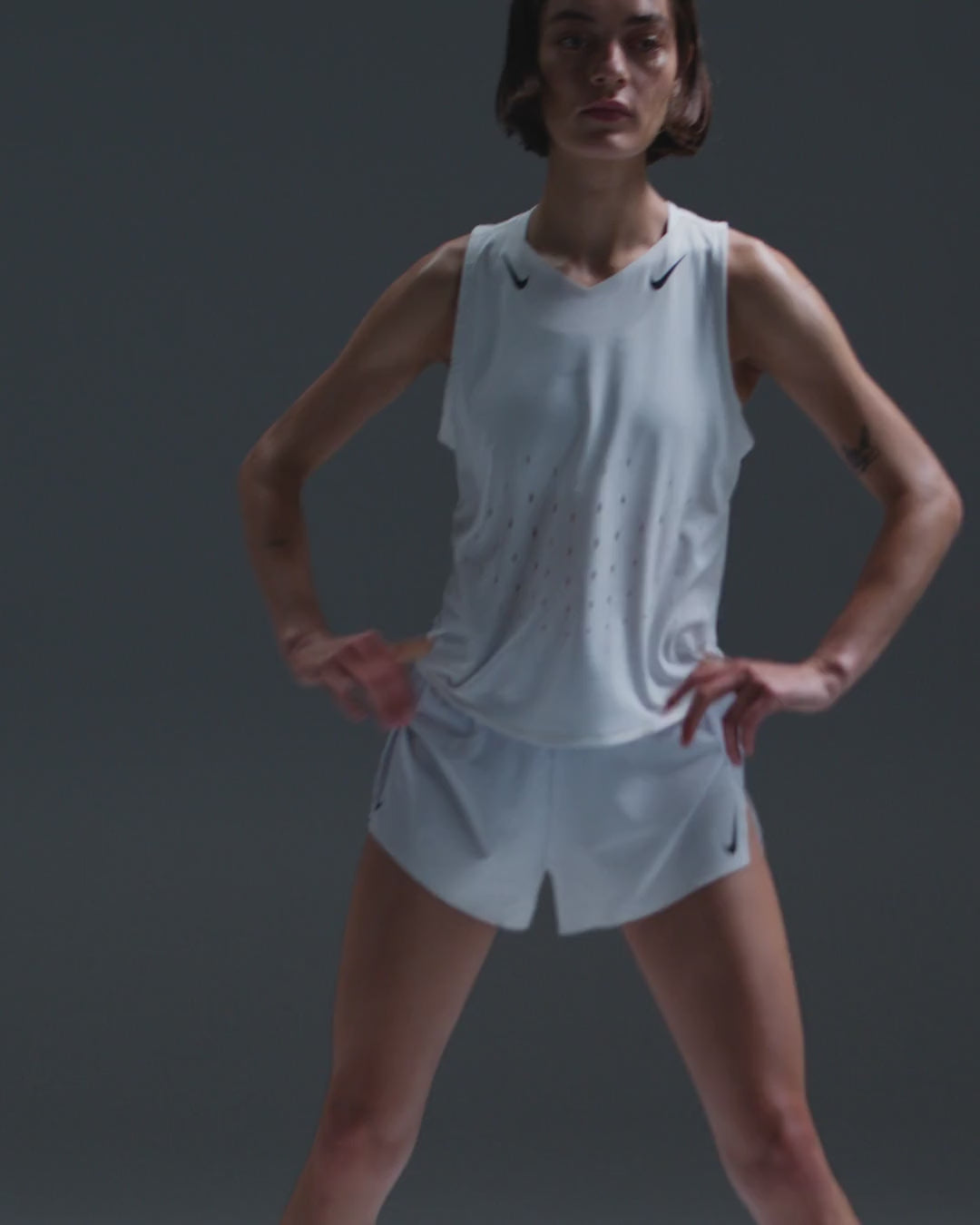 Nike AeroSwift Singlet | Womens Lightweight Running and