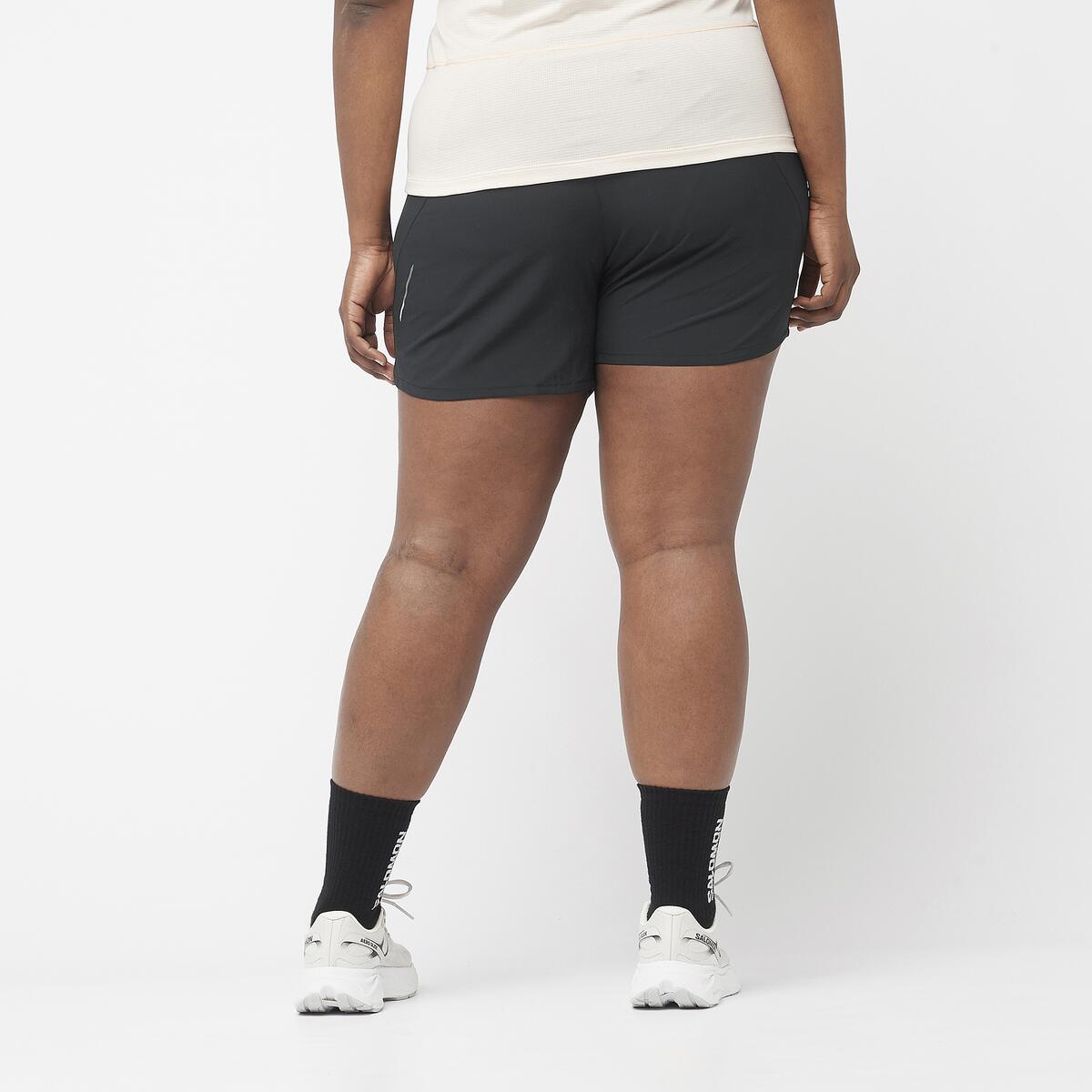 Salomon Cross 5" Shorts | Deep Black | Womens