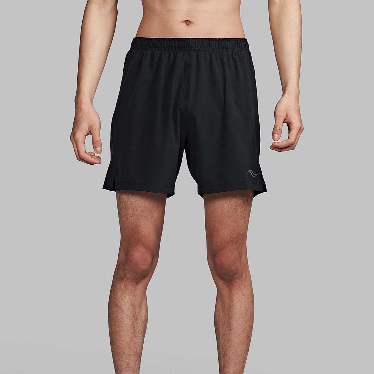 Saucony Outpace 5" Shorts | Black | Mens