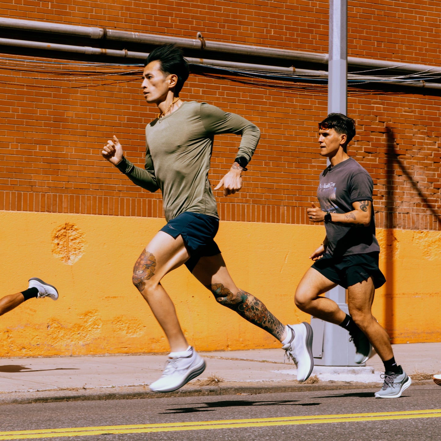 Saucony Outpace 5" Shorts | Navy | Mens